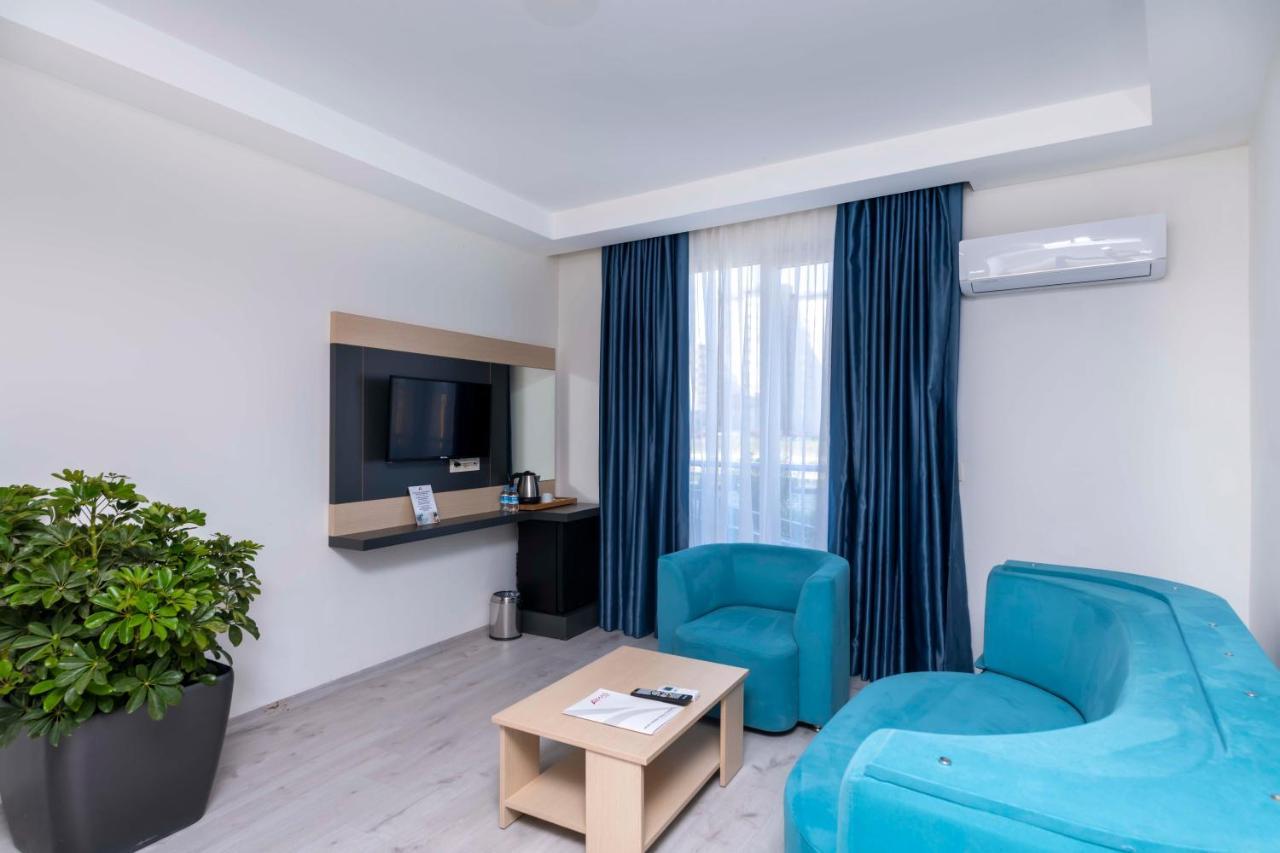 Royal Towers Lara Hotel Kemeragzi ภายนอก รูปภาพ